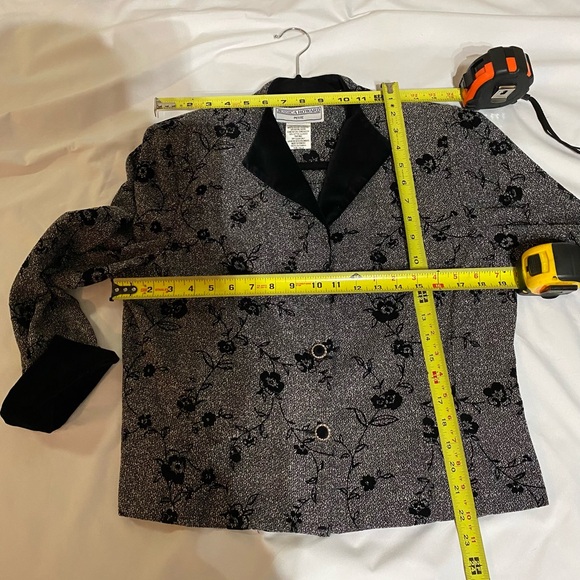 Women’s Jessica Howard size 16P dress jacket size. Gently used. - Picture 7 of 13